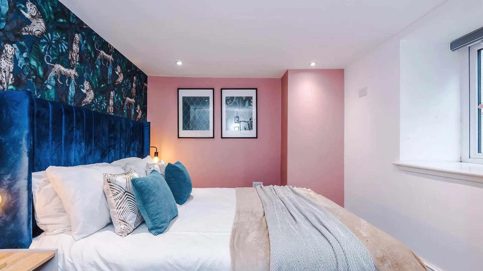 شقة Stylish Boutique Flat In Harrogate - Sleeps 16